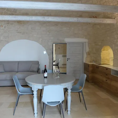 Trullo Vino & Semesterbostad *