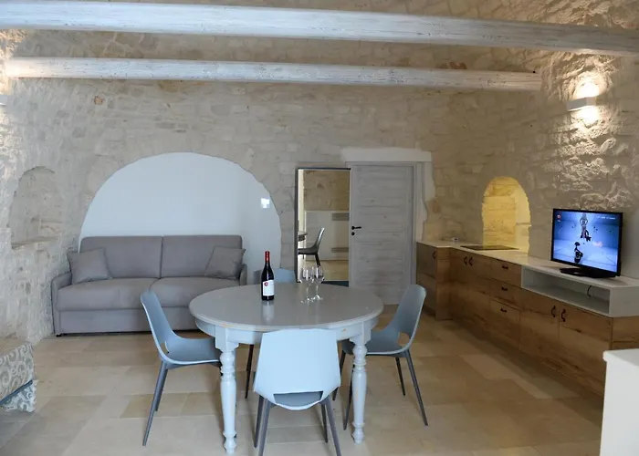Trullo Vino & Casa de Férias *